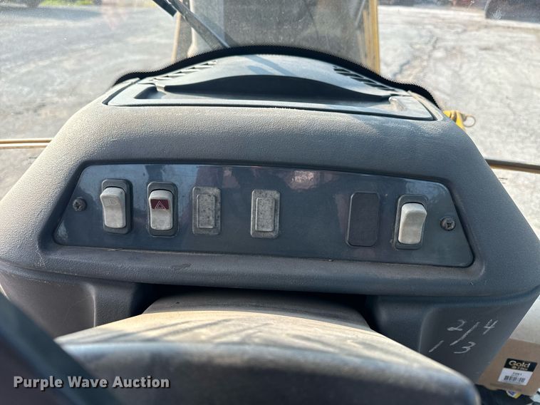 image for item EE7601 2005 John Deere 310G backhoe