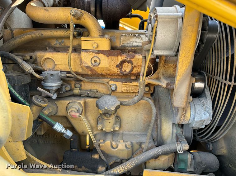 image for item EE7601 2005 John Deere 310G backhoe