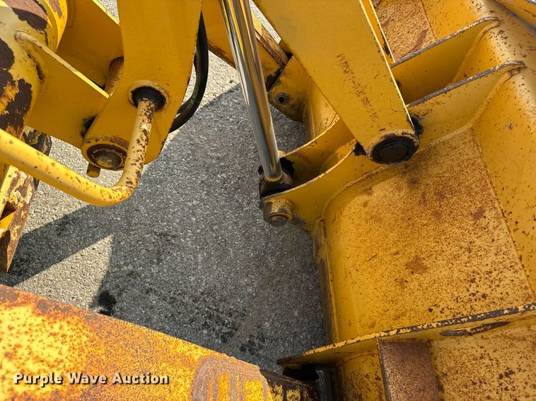 image for item EE7602 2005 John Deere 310G backhoe