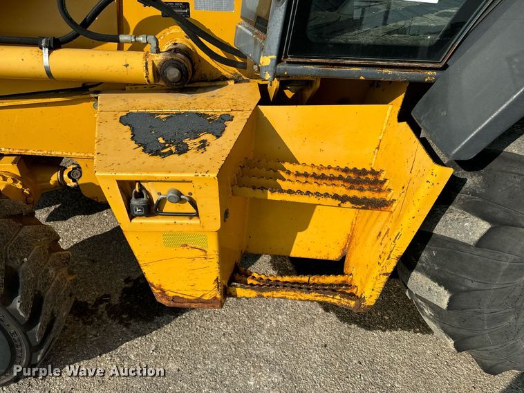 image for item EE7602 2005 John Deere 310G backhoe