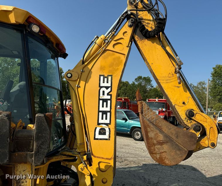 image for item EE7602 2005 John Deere 310G backhoe