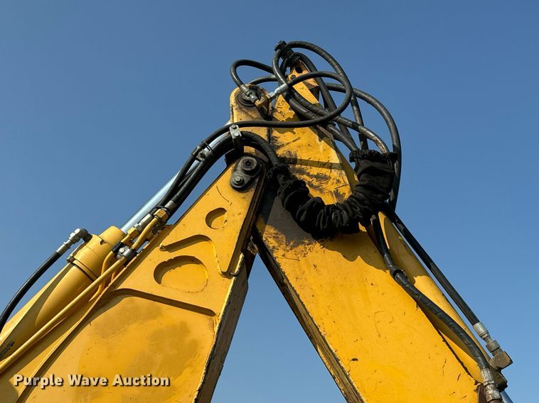 image for item EE7602 2005 John Deere 310G backhoe