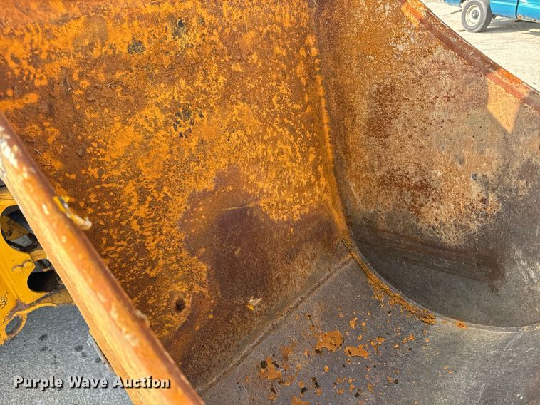 image for item EE7602 2005 John Deere 310G backhoe