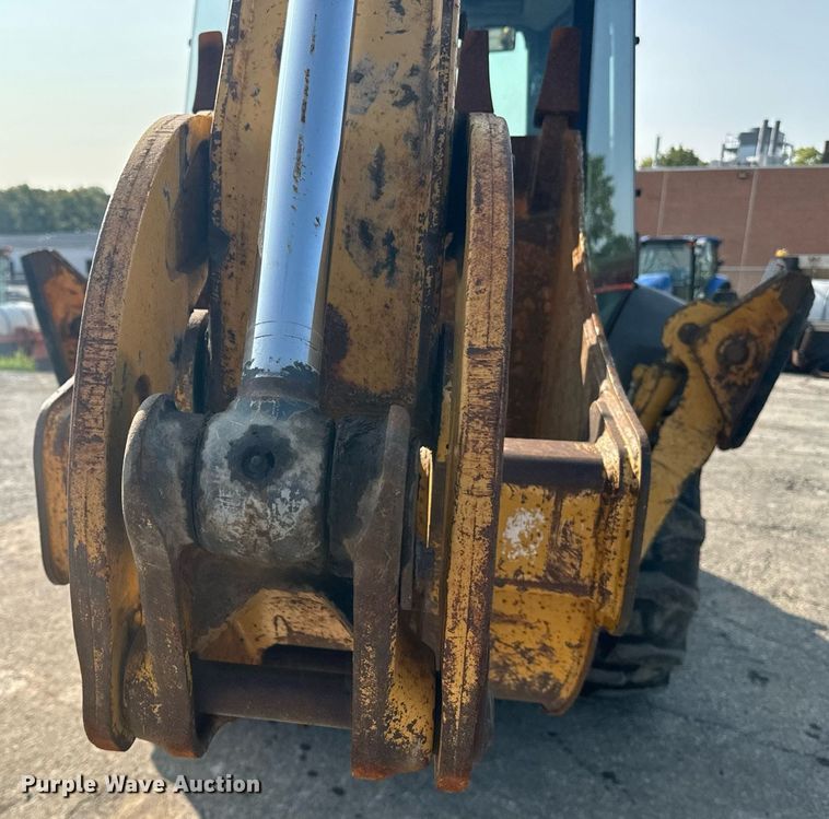 image for item EE7602 2005 John Deere 310G backhoe