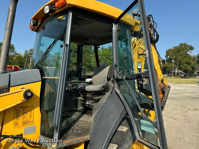 image for item EE7602 2005 John Deere 310G backhoe