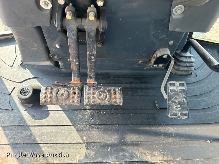 image for item EE7602 2005 John Deere 310G backhoe