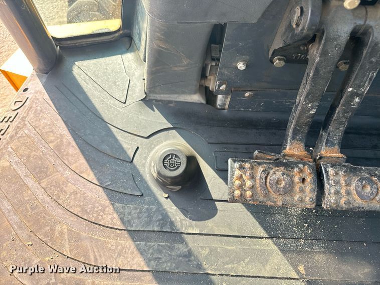 image for item EE7602 2005 John Deere 310G backhoe