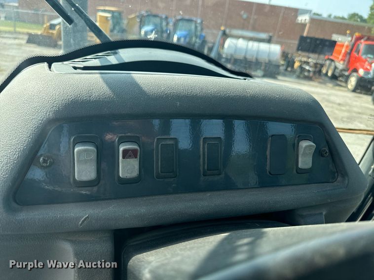 image for item EE7602 2005 John Deere 310G backhoe