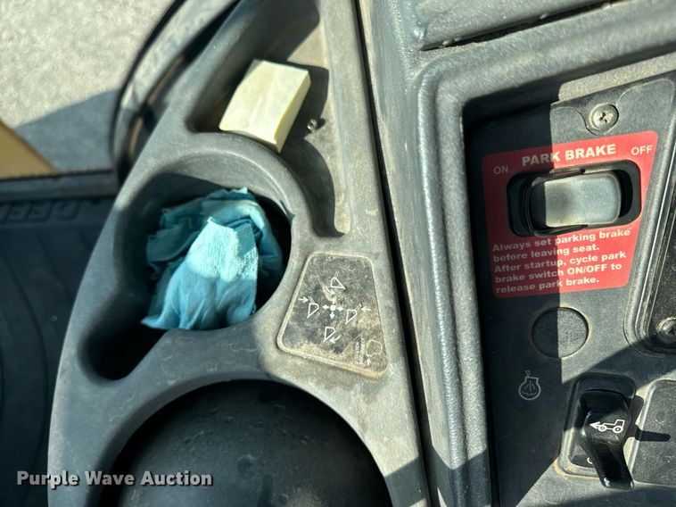 image for item EE7602 2005 John Deere 310G backhoe