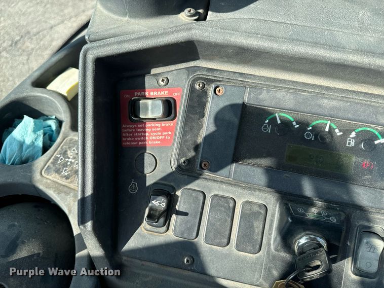 image for item EE7602 2005 John Deere 310G backhoe