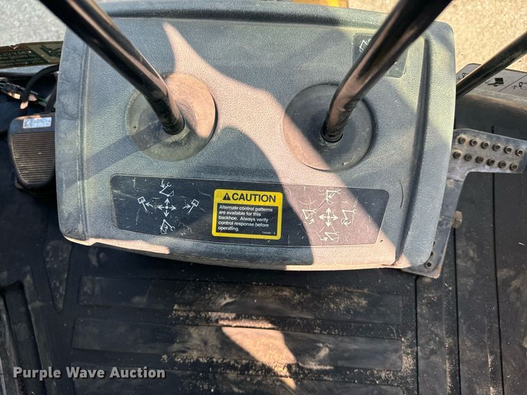 image for item EE7602 2005 John Deere 310G backhoe