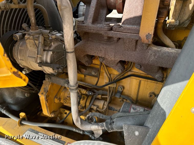 image for item EE7602 2005 John Deere 310G backhoe