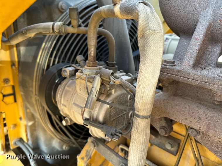 image for item EE7602 2005 John Deere 310G backhoe