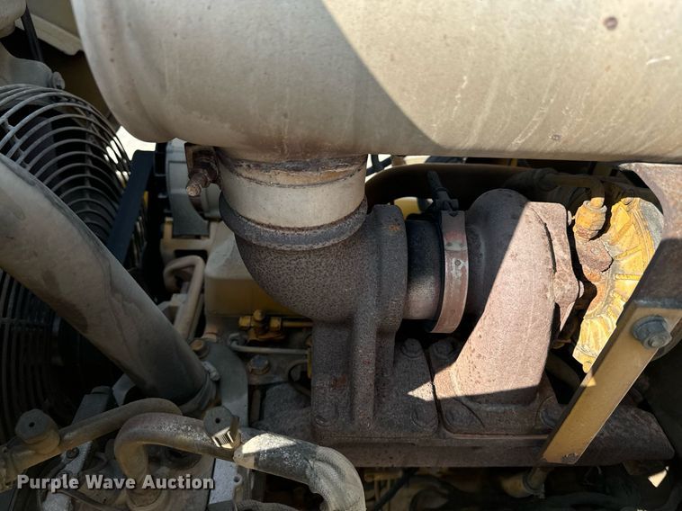 image for item EE7602 2005 John Deere 310G backhoe