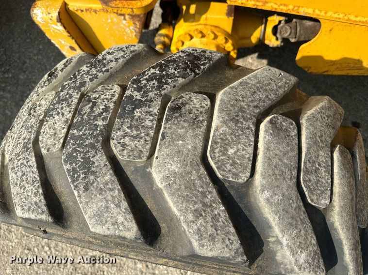 image for item EE7602 2005 John Deere 310G backhoe