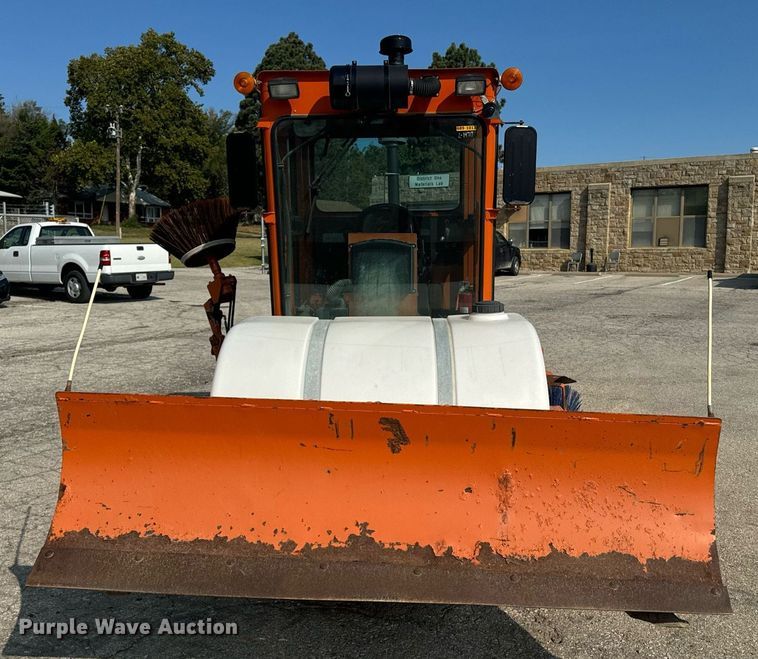 image for item EE7603 2012 Broce RTC 350 broom