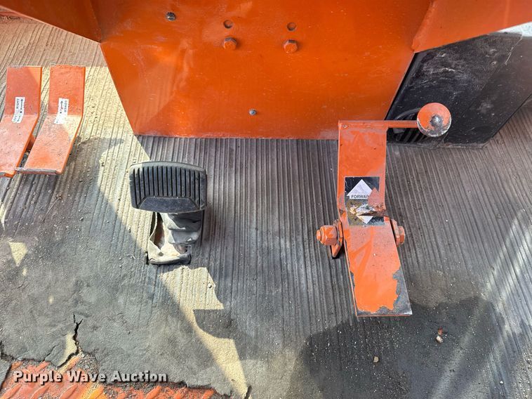 image for item EE7603 2012 Broce RTC 350 broom