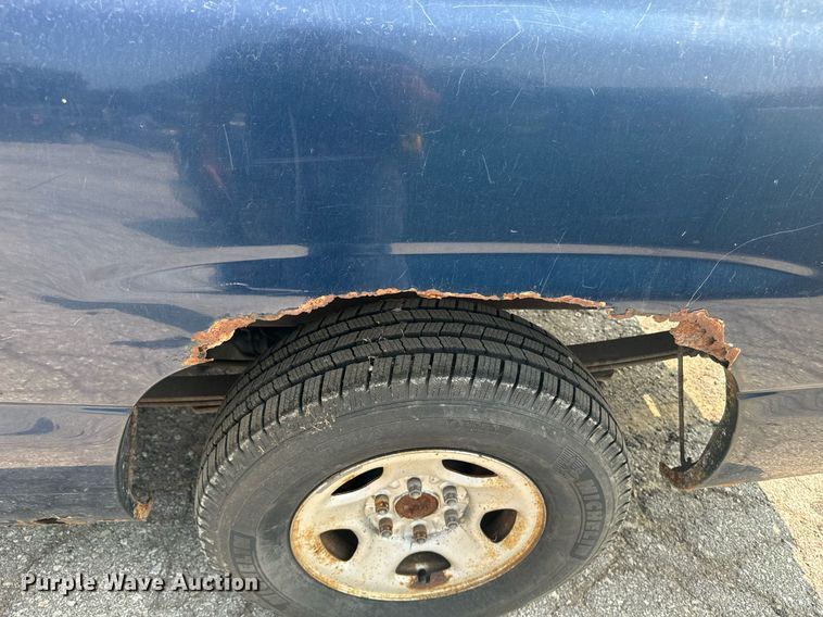 image for item EE7605 2002 Chevrolet Silverado 1500 pickup truck