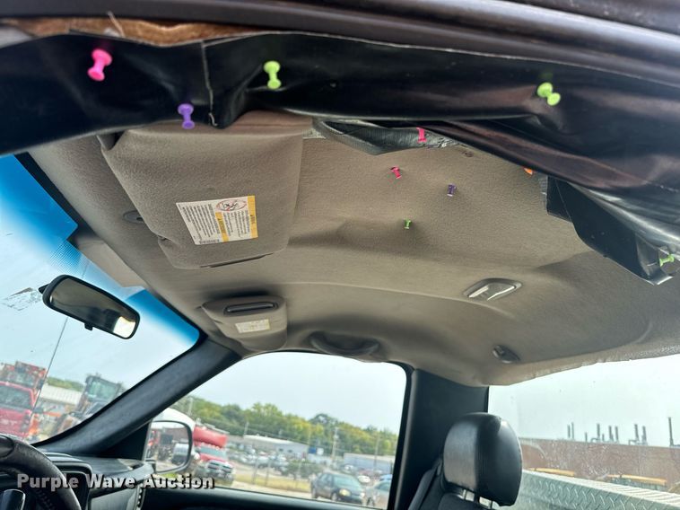 image for item EE7605 2002 Chevrolet Silverado 1500 pickup truck