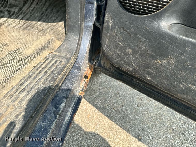 image for item EE7605 2002 Chevrolet Silverado 1500 pickup truck