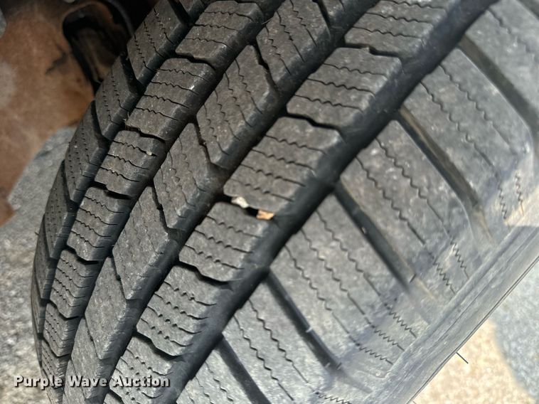 image for item EE7605 2002 Chevrolet Silverado 1500 pickup truck