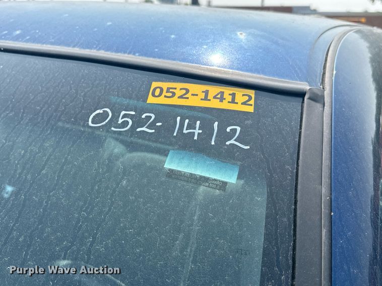 image for item EE7605 2002 Chevrolet Silverado 1500 pickup truck