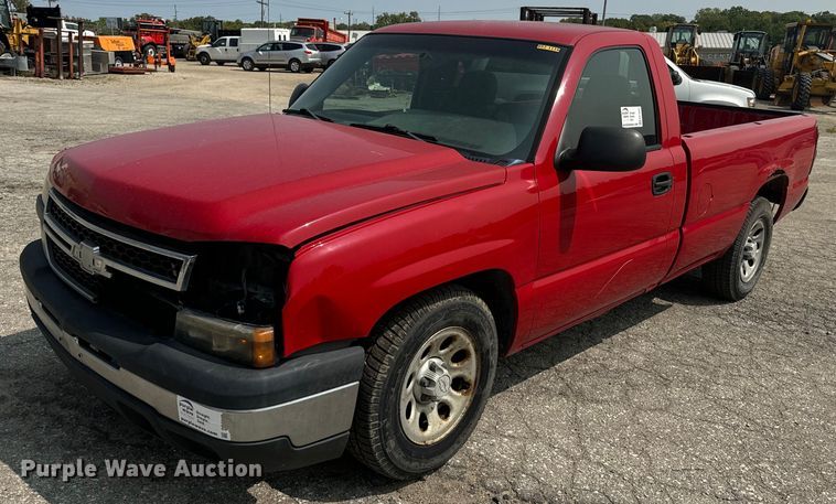 image for item EE7607 2006 Chevrolet Silverado 1500 pickup truck