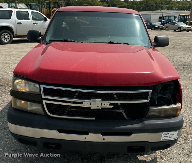 image for item EE7607 2006 Chevrolet Silverado 1500 pickup truck