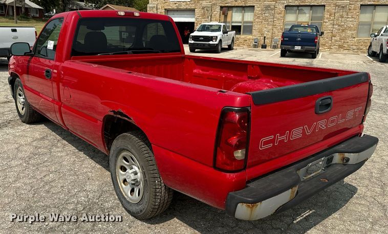 image for item EE7607 2006 Chevrolet Silverado 1500 pickup truck