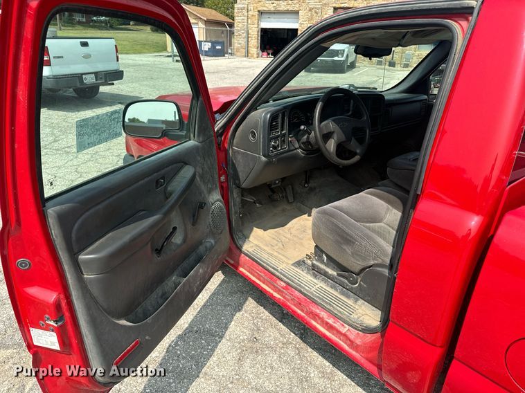 image for item EE7607 2006 Chevrolet Silverado 1500 pickup truck