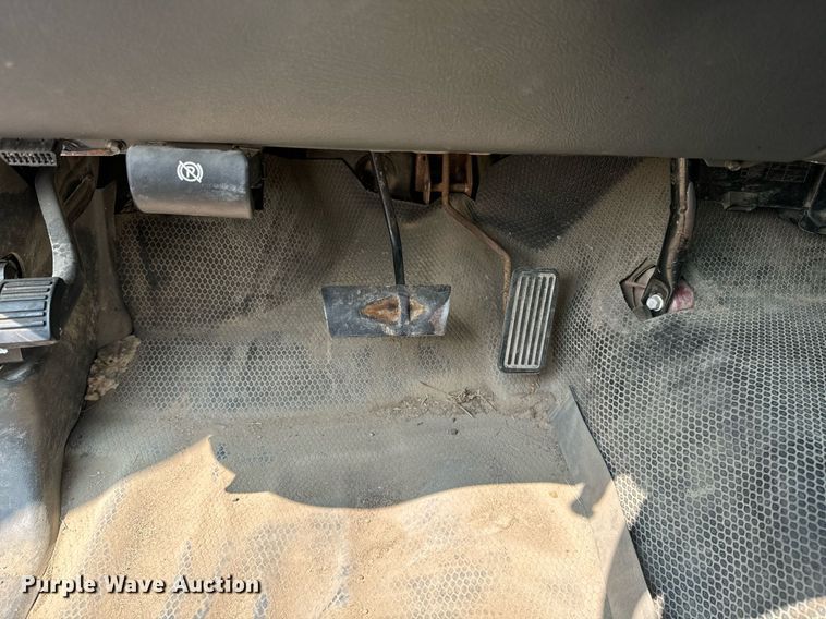 image for item EE7607 2006 Chevrolet Silverado 1500 pickup truck