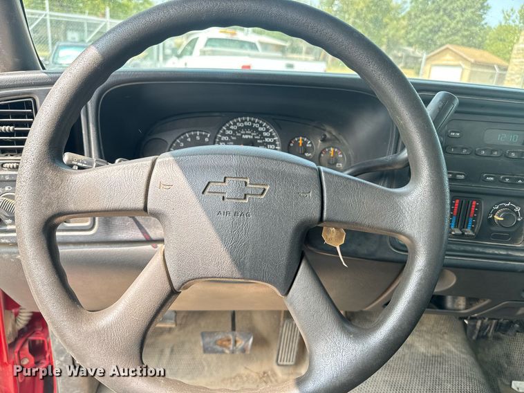 image for item EE7607 2006 Chevrolet Silverado 1500 pickup truck