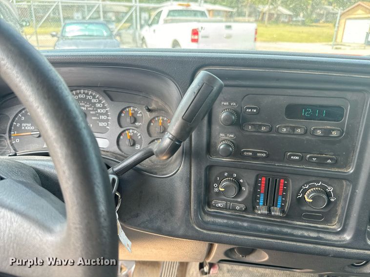 image for item EE7607 2006 Chevrolet Silverado 1500 pickup truck