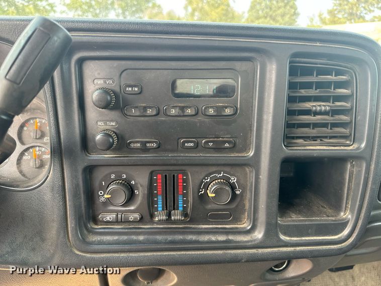 image for item EE7607 2006 Chevrolet Silverado 1500 pickup truck