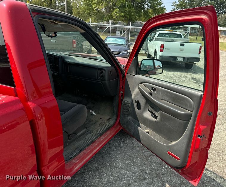 image for item EE7607 2006 Chevrolet Silverado 1500 pickup truck