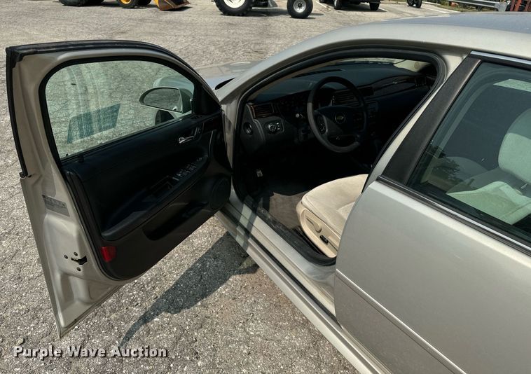 image for item EE7608 2012 Chevrolet Impala LS 