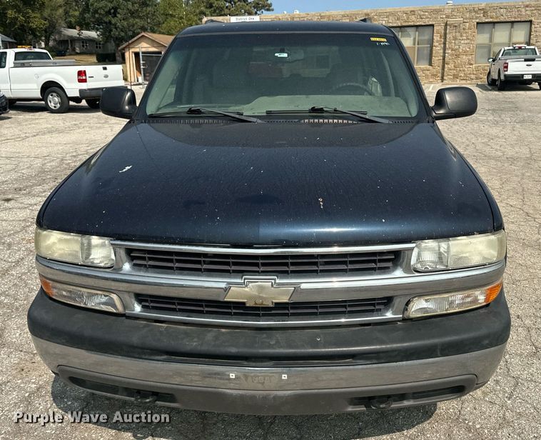 image for item EE7612 2006 Chevrolet Suburban 2500 SUV