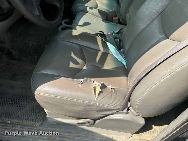 image for item EE7612 2006 Chevrolet Suburban 2500 SUV