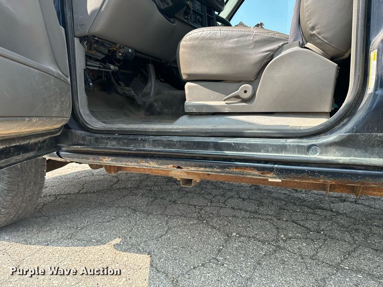 image for item EE7612 2006 Chevrolet Suburban 2500 SUV