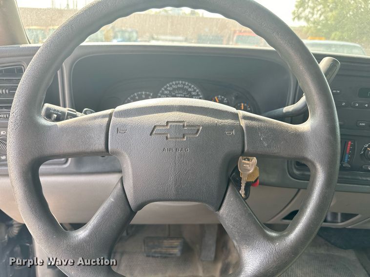 image for item EE7612 2006 Chevrolet Suburban 2500 SUV