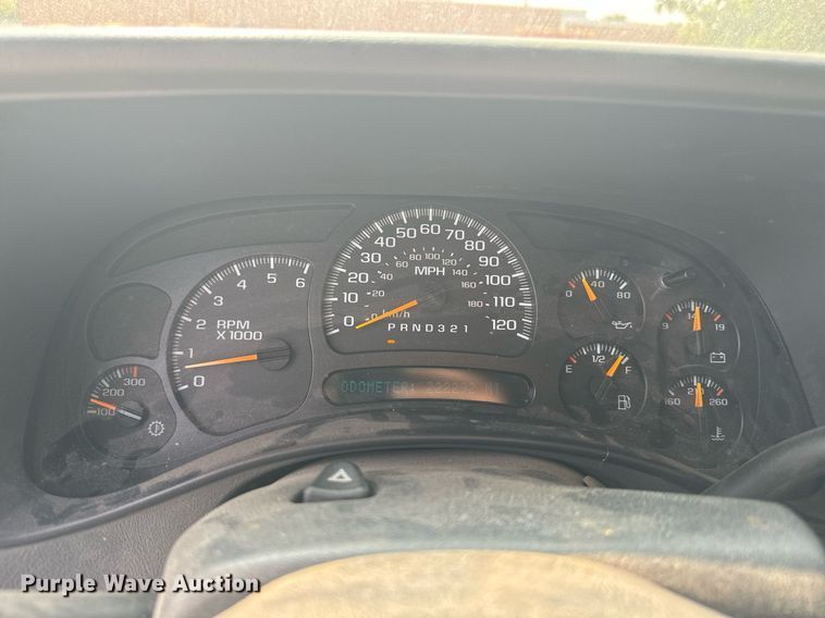 image for item EE7612 2006 Chevrolet Suburban 2500 SUV