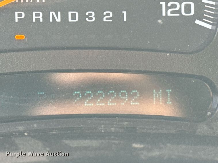 image for item EE7612 2006 Chevrolet Suburban 2500 SUV