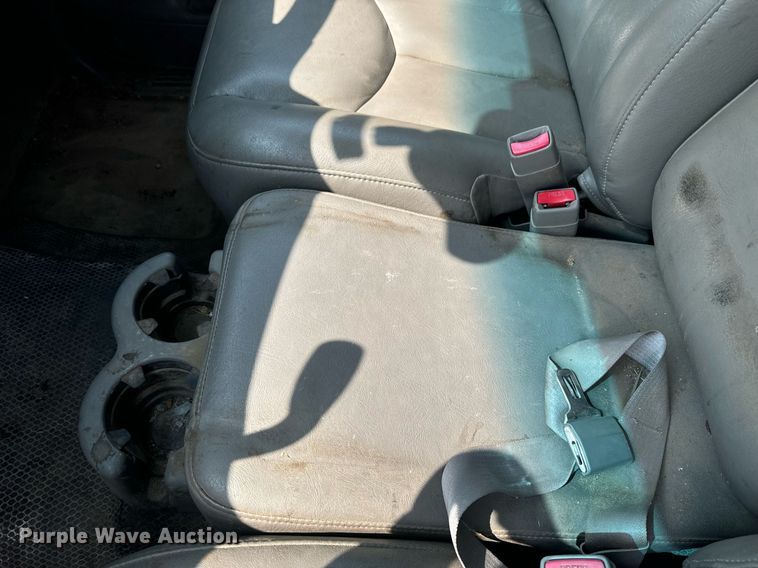 image for item EE7612 2006 Chevrolet Suburban 2500 SUV