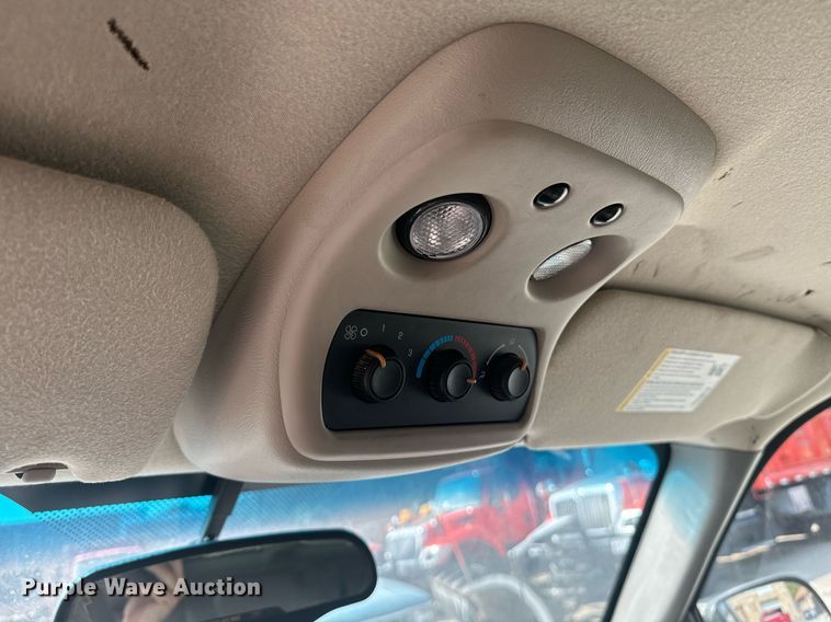 image for item EE7612 2006 Chevrolet Suburban 2500 SUV