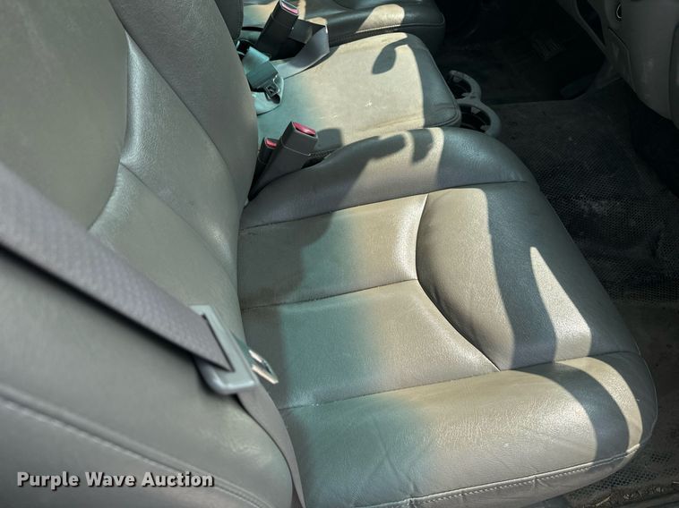 image for item EE7612 2006 Chevrolet Suburban 2500 SUV