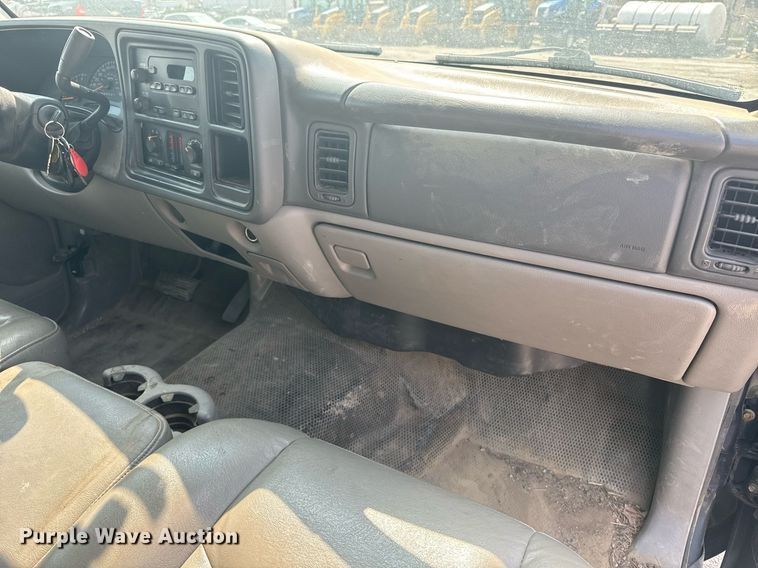 image for item EE7612 2006 Chevrolet Suburban 2500 SUV