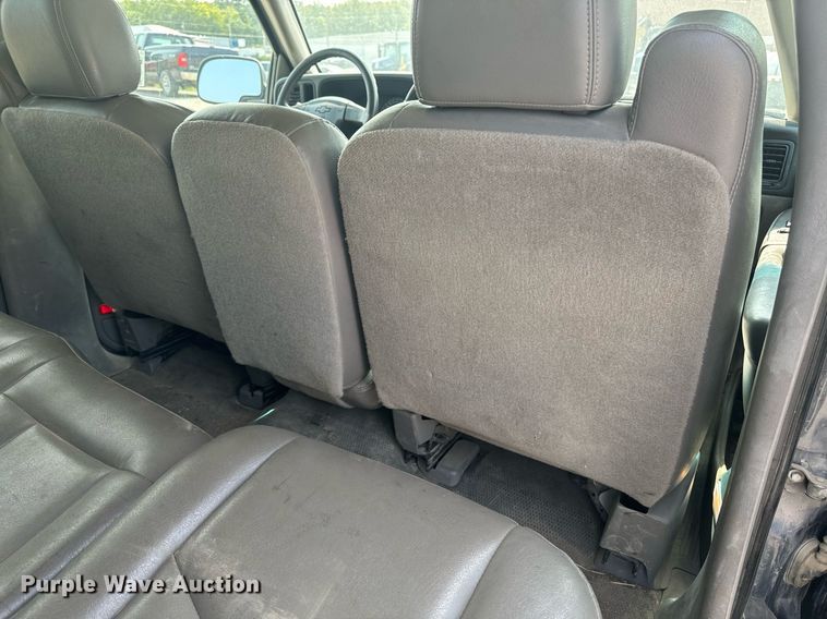 image for item EE7612 2006 Chevrolet Suburban 2500 SUV