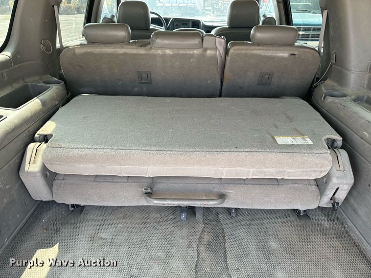 image for item EE7612 2006 Chevrolet Suburban 2500 SUV