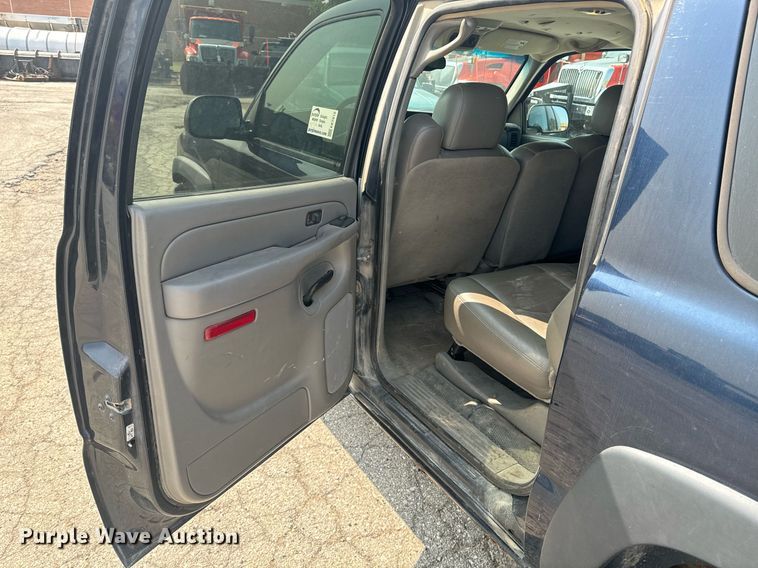 image for item EE7612 2006 Chevrolet Suburban 2500 SUV