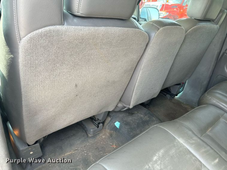 image for item EE7612 2006 Chevrolet Suburban 2500 SUV